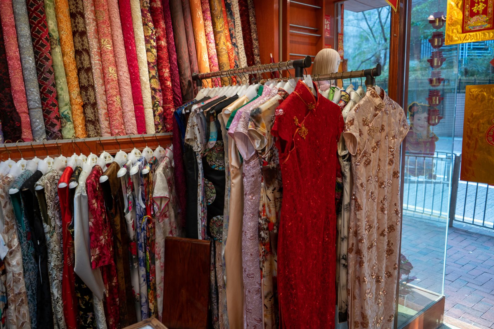 Kei Po (旗袍) became a more formal term for the female CheongSam (長衫)