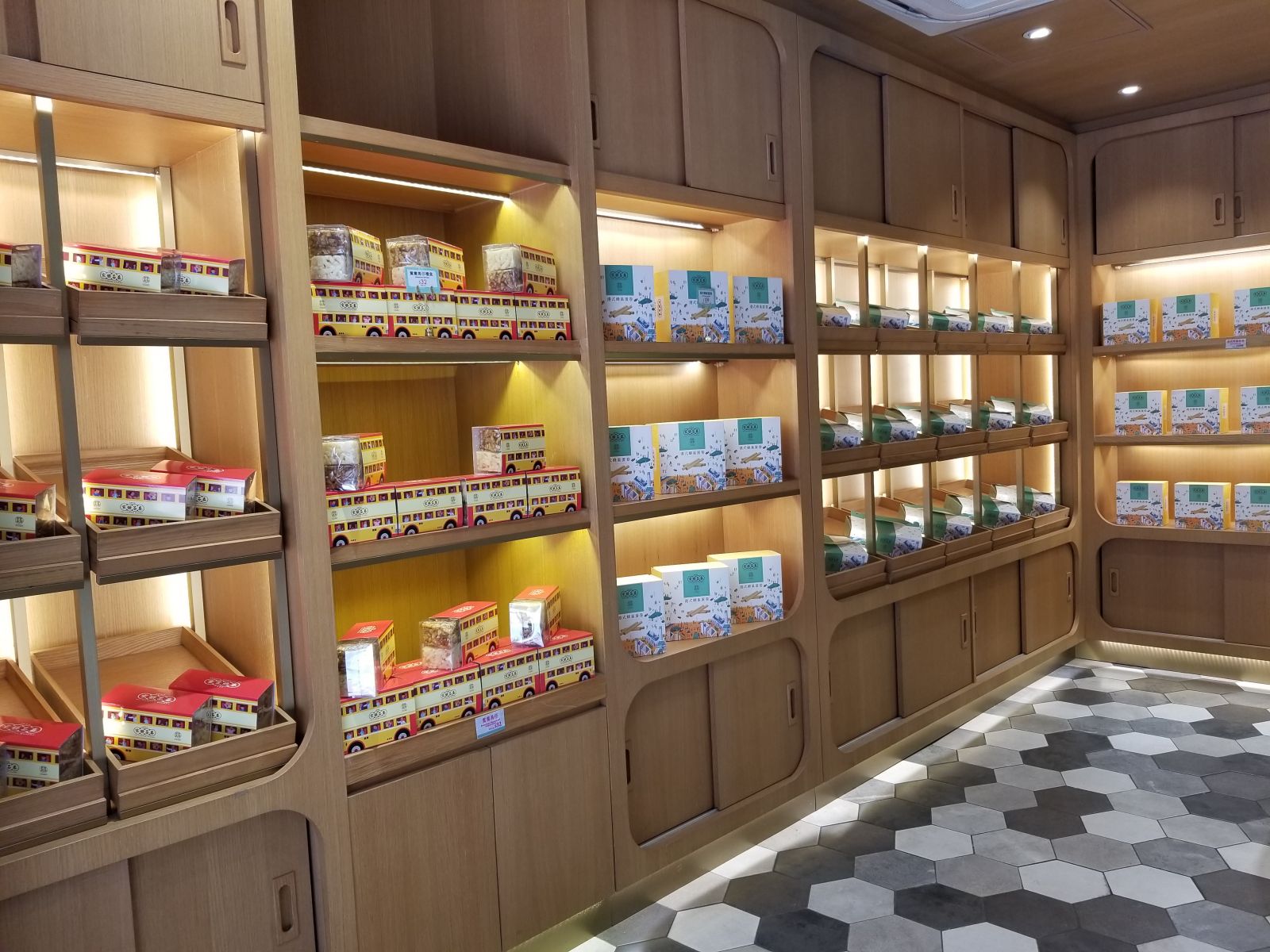 Unique souvenirs for your friends and family!