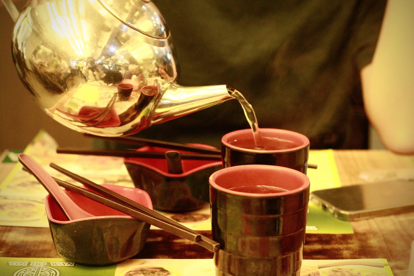 Traditional teapot and cups at Tim Ho Wan