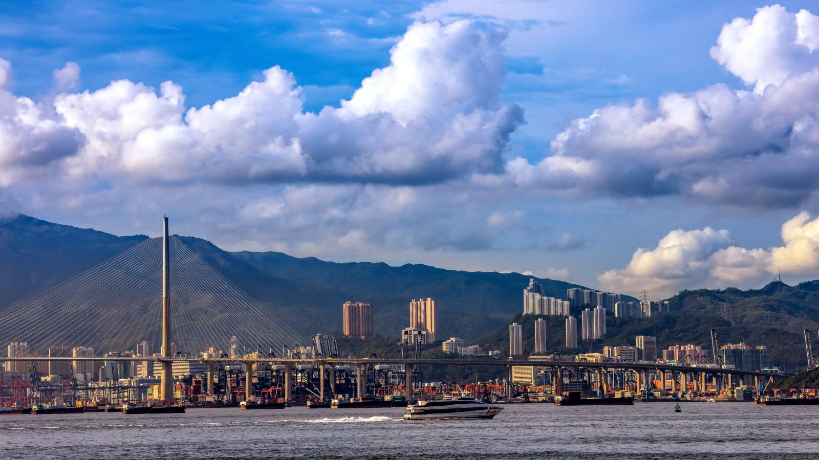 Canon EOS R5 F11 1/500s ISO200 135mm Aperture Priority(Av)