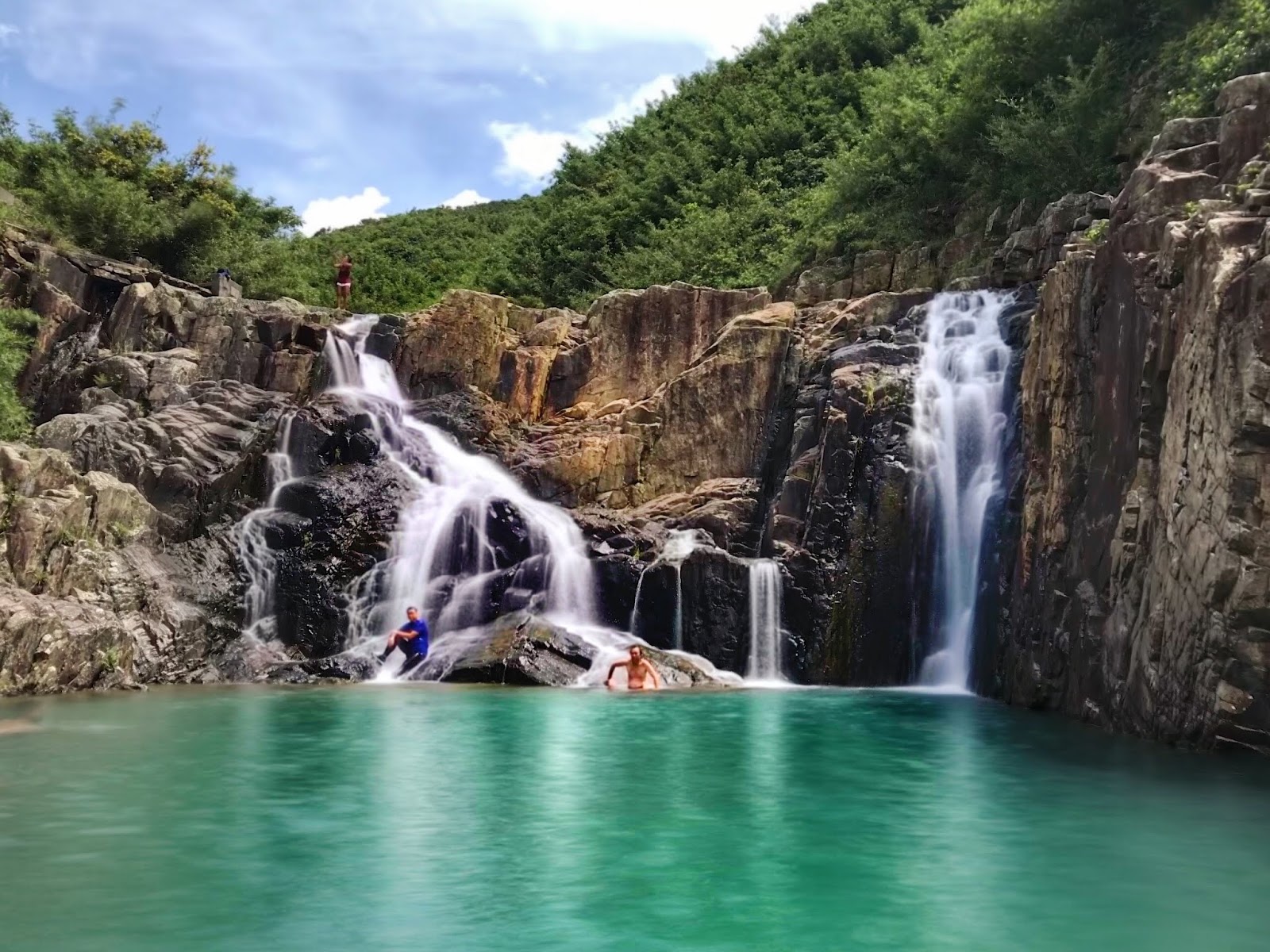 unique, hemicycle setting of Sheung Luk Stream