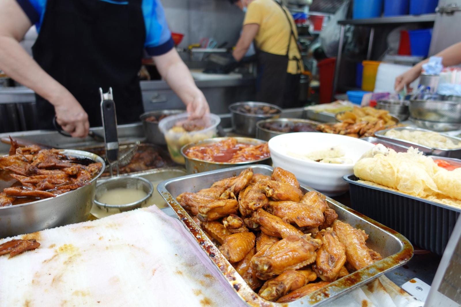 The ingredients and the choice of broth can transform the taste profile of Cart Noodles