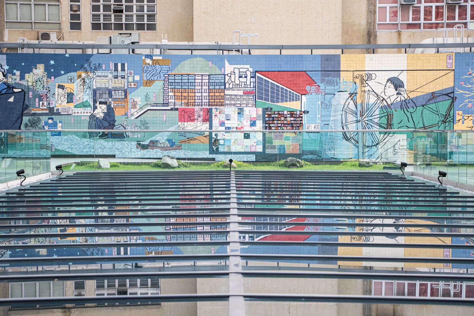 Wavy Weaving Wall created by local artist Lam Tung Pang and design firm COLLECTIVE 