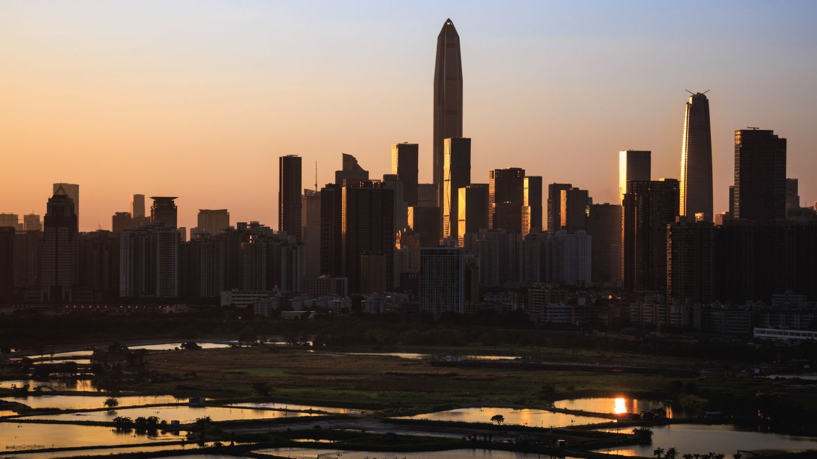 Canon EOS R5 with RF 100-400, F11 1/160s 100mm ISO100