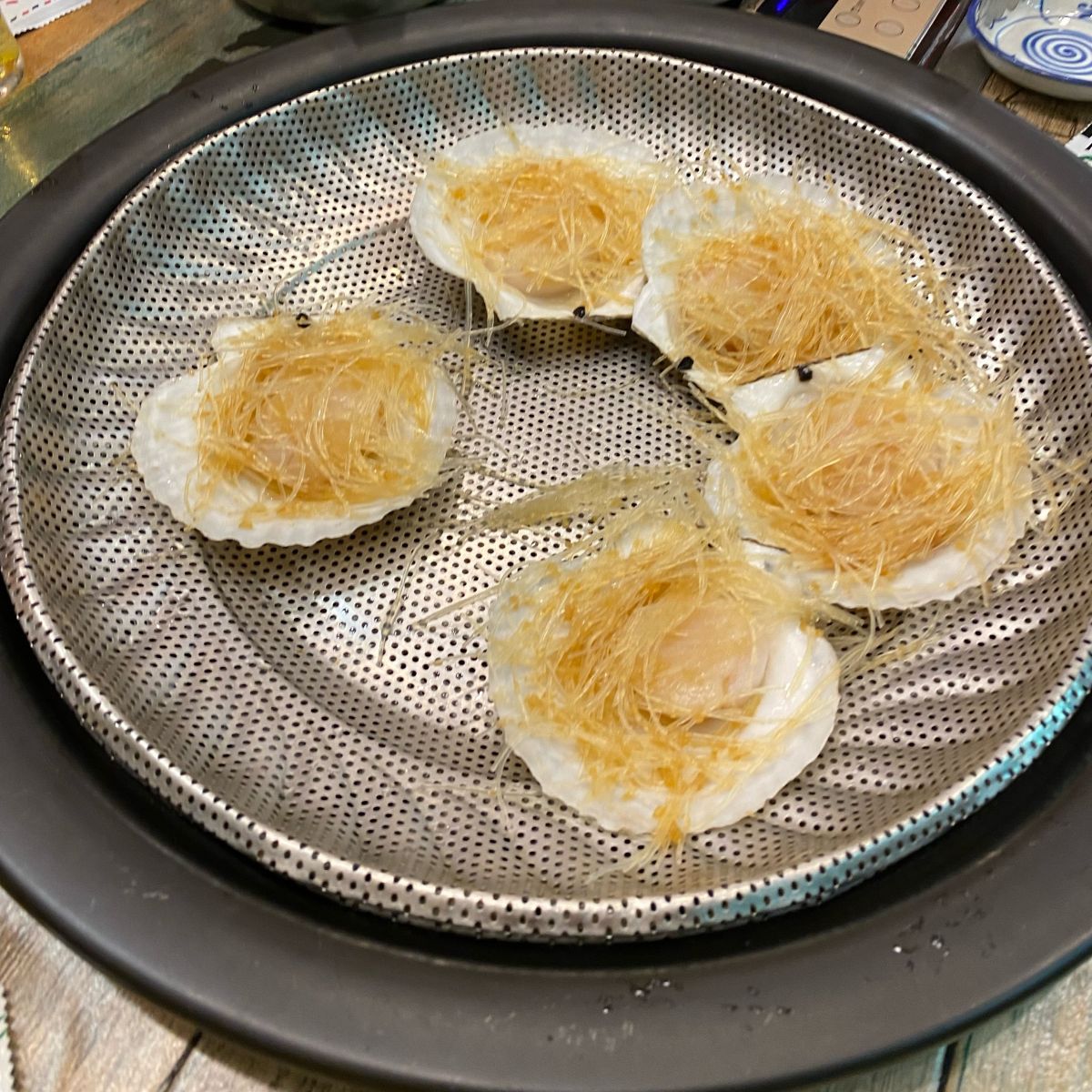 Steam Scallops with Vermicelli (before steaming)
