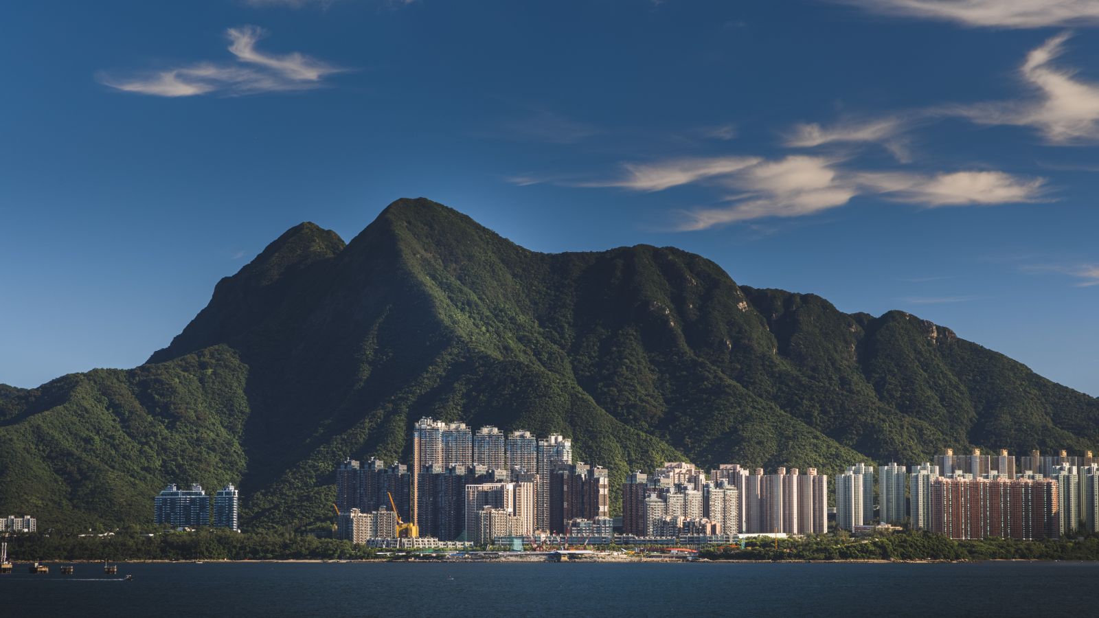 Enjoy the view of Ma On Shan