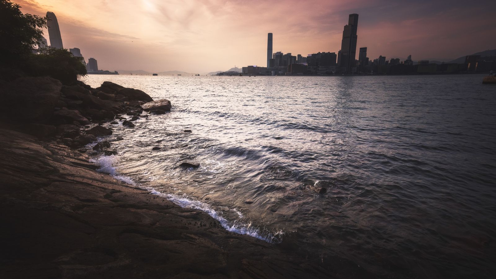 Canon EOS R5 with RF 14-35 F4L, F11 1/800s ISO 400 19mm Aperture Priority(Av) Ev-0.3